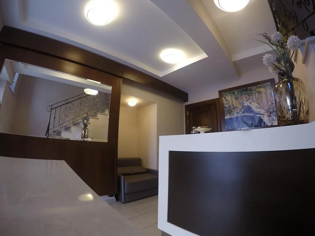 Guest House Neho Cres Bed & Breakfast