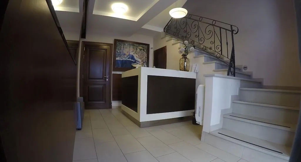 Guest House Neho Cres Bed & Breakfast