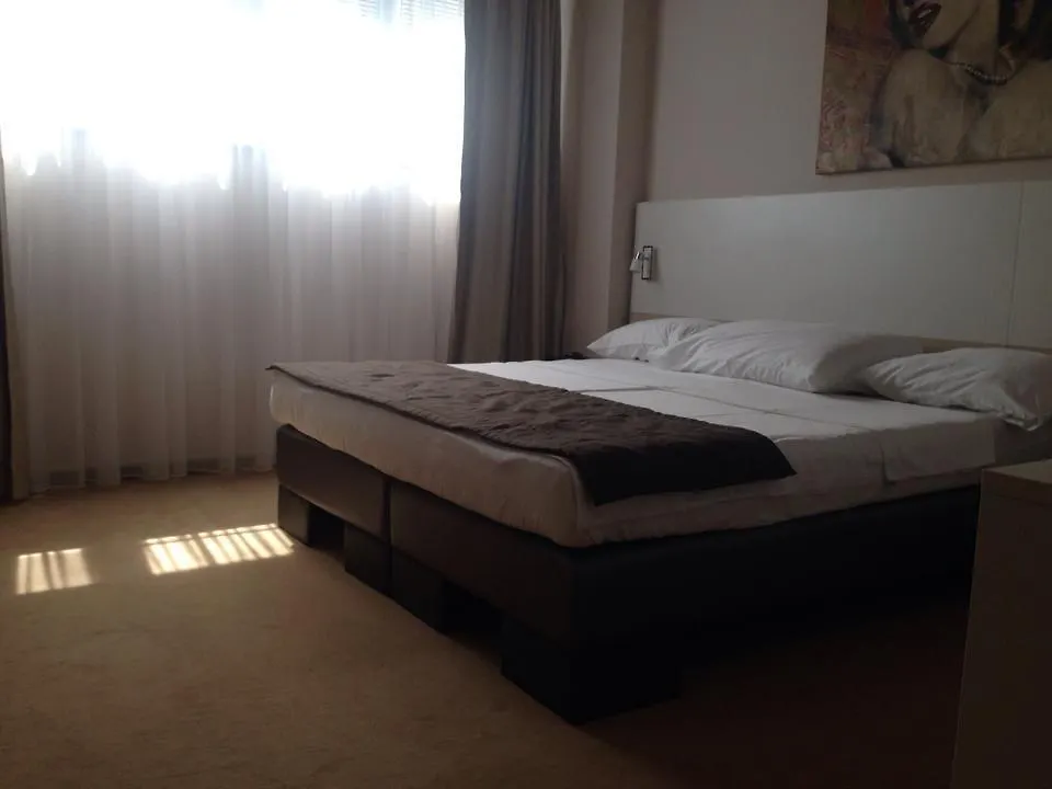 Couette-café Guest House Neho Cres