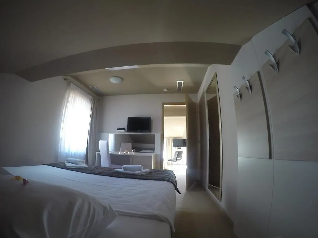 Guest House Neho Cres